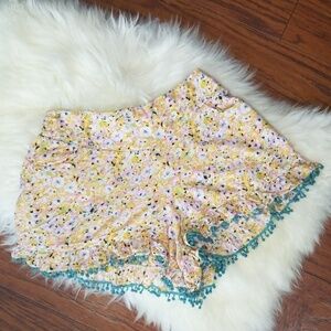 Umgee Pompom Floral Shorts